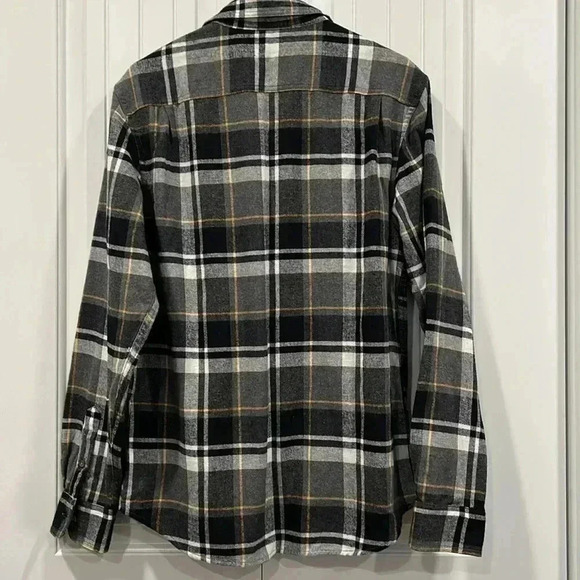 Old Navy Men’s flannel - Picture 6 of 7
